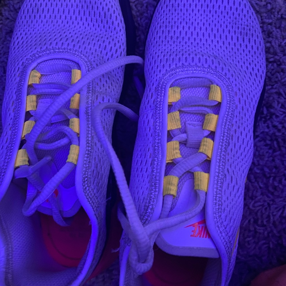 Size 6 Nike air